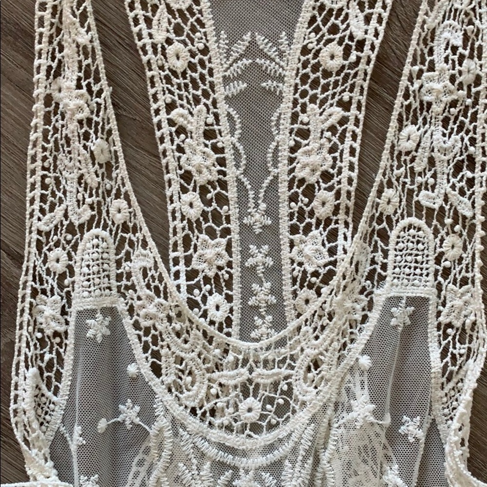 Beautiful Lace Racerback Tank - Picture 4 of 4